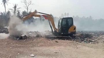 Hari Keempat, Kebakaran di TPA Liar Waringinkurung Masih Belum Padam