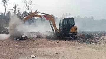 Hari Keempat, Kebakaran di TPA Liar Waringinkurung Masih Belum Padam