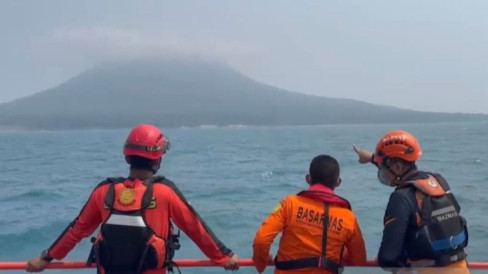 Tim SAR Temukan Empat Benda saat Pencarian Rombongan Jurnalis Hilang di Selat Sunda, Ada Pelampung hingga Helm