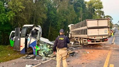 Tabrakan Maut Minibus dan Truk, 27 Jemaat Gereja Tewas