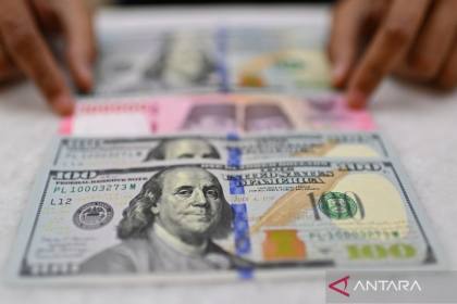 Rupiah melemah seiring "wait and see" investor menjelang rilis PPI AS