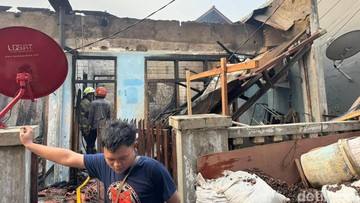 'Mak Jangan Nangis', Lemasnya Warga Gambir Jakpus Tahu Rumahnya Terbakar