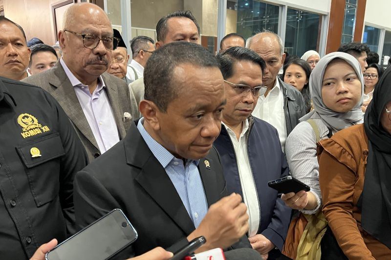 Bahlil sebut pembatasan pertalite desil 9-10 tunggu validitas data