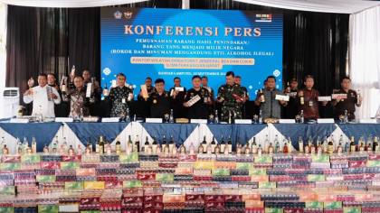 DJBC Bakar Rokok Ilegal Rp68,8 M, Ribuan Liter Miras Ikut Dimusnahkan