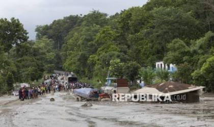 Korban Jiwa Banjir Bandang Nepal-China Capai 919 orang, 4.800 Hilang