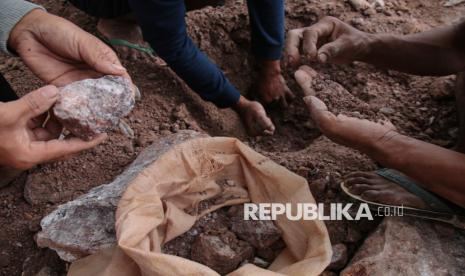 Dua Warga China Tertangkap Basah Mengeruk Emas Ilegal di Hutan Sulut