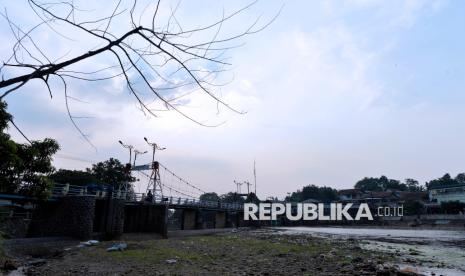 Naskah Khutbah Jumat: Penyebab Terhalangnya Hujan