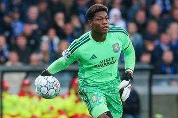 Zion Suzuki Pecahkan Rekor di Liga Inggris dan Liga Champions