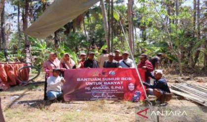 DPR RI Salurkan Bantuan Sumur Bor untuk Desa Terdampak Kekeringan di Pamekasan