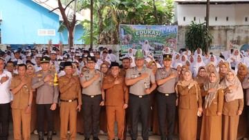 Green Policing Goes to School, Kapolres Kampar Ajak Siswa Tanam Pohon