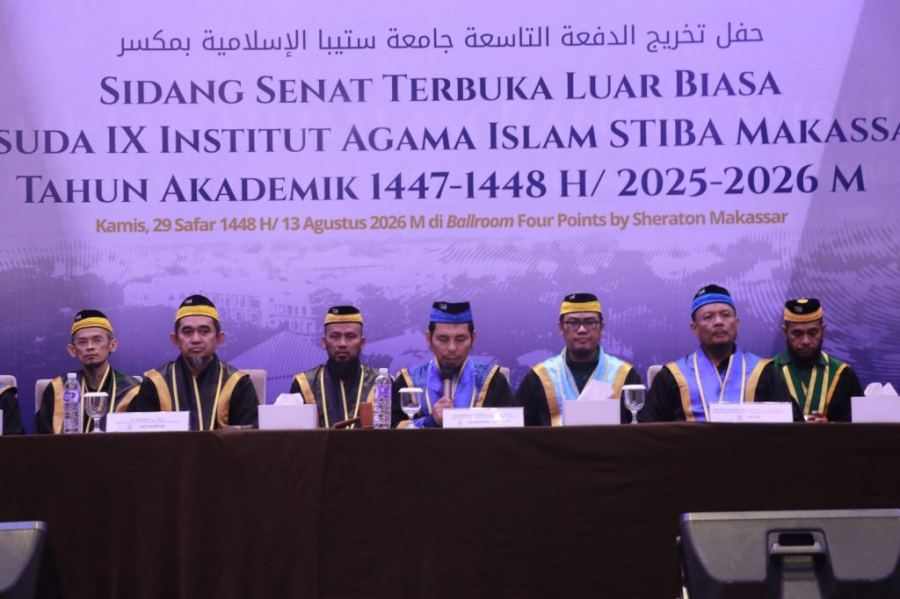 IAI STIBA Makassar Wisuda 420 Sarjana, Angkatan Perdana Pendidikan Bahasa Arab Resmi Dikukuhkan