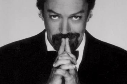 Profil Tim Curry, legenda Hollywood yang meninggal di usia 80 tahun