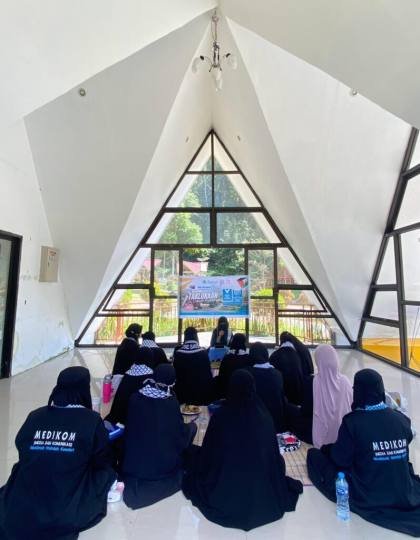 Berjuang Bersama, Taklukkan Dakwah Media: MEDIKOM Muslimah Wahdah Kendari Gelar Temu Tim Media Eps. 7