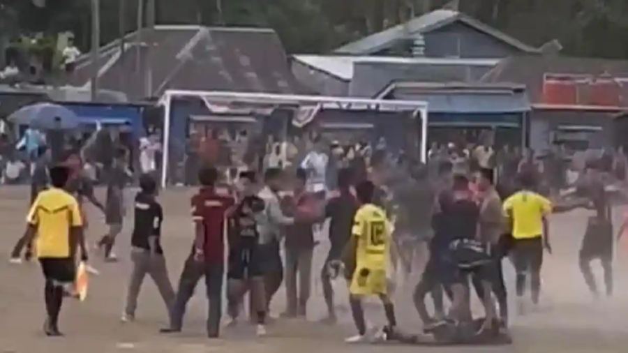 Laga Sepak Bola Antardesa di Konawe Selatan Memanas, Pemain Lakomea dan Margacinta Berdamai