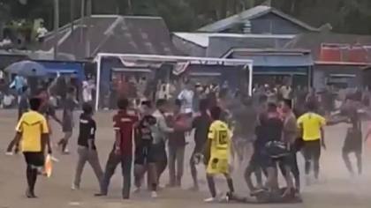 Laga Sepak Bola Antardesa di Konawe Selatan Memanas, Pemain Lakomea dan Margacinta Berdamai