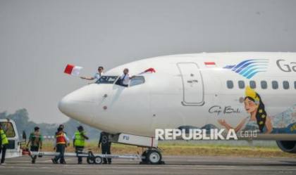 Kemenhub Respons Insiden Pecah Ban Garuda di Bandara Sultan Hasanuddin