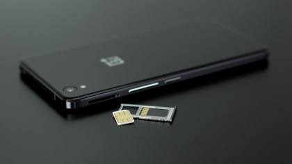Registrasi Kartu SIM Wajib Biometrik Wajah, Akses NIK dan KK Ditutup Permanen
