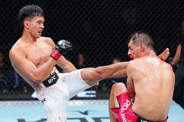 Begini Ngerinya Debut UFC Bilal Hasan, Lawan Babak Belur