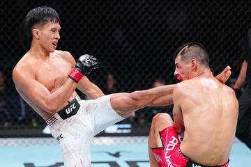Begini Ngerinya Debut UFC Bilal Hasan, Lawan Babak Belur