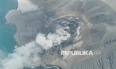 Menhub: Abu Vulkanik Krakatau Sebabkan Penumpang Transportasi Laut Turun