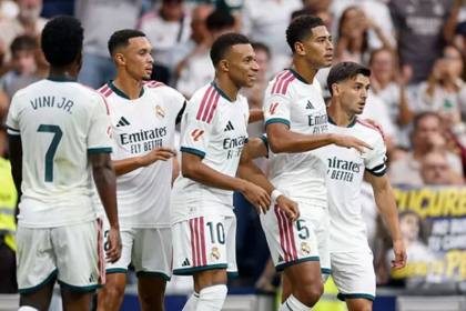 Real Madrid puncaki klasemen sementara setelah menang 4-0 atas Malaga