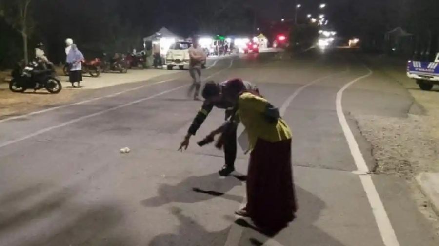 Hendak Menyeberang Jalan, Kakek di Kolaka Tertabrak Motor Tanpa Plat, Betis dan Bibir Robek