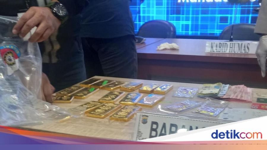 2 WN China Bawa 16 Batang Emas Diduga Ilegal Ditangkap di Bandara Manado