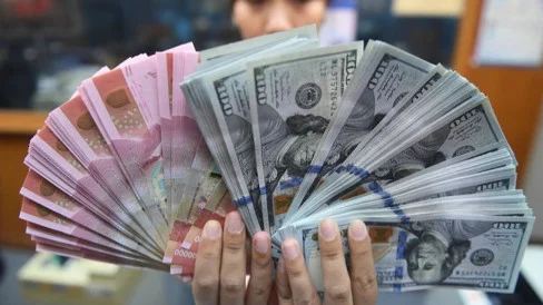 Rupiah Ditutup Menguat Rp17.642 per Dolar AS, Ini Prediksi Perdagangan Pekan Depan
