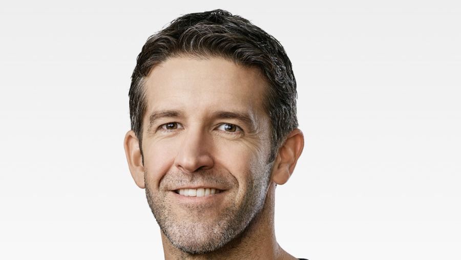 Resmi Jadi Bos Baru Apple, Berapa Gaji John Ternus?