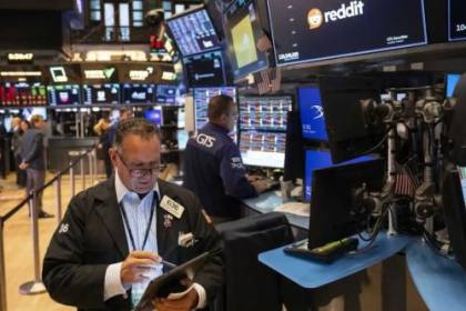 Wall Street Dibuka Mixed, Yield Treasury dan Konflik Iran Bayangi Pasar