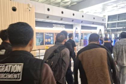 Imigrasi deportasi dan cekal 5 WNA Tiongkok melintas ilegal
