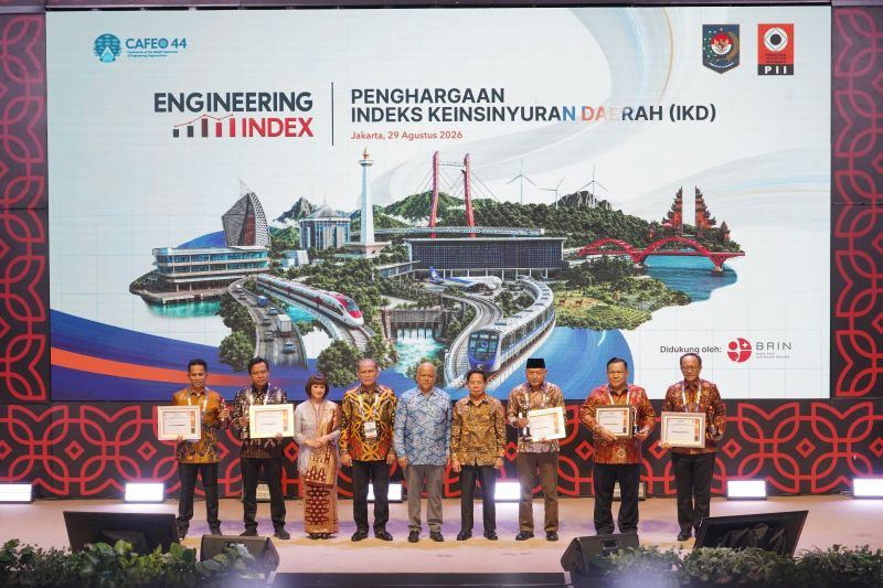 Kemendagri dan PII beri penghargaan pemda dengan nilai IKD tertinggi