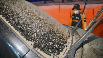 Waspada Paparan Abu Vulkanik Anak Krakatau, Ini Cara Melindungi Diri