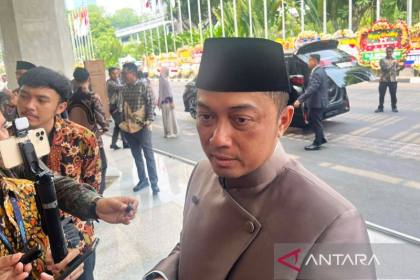 Kemarin, bantahan Istana soal Haji Isam hingga kadet Unhan berhijab