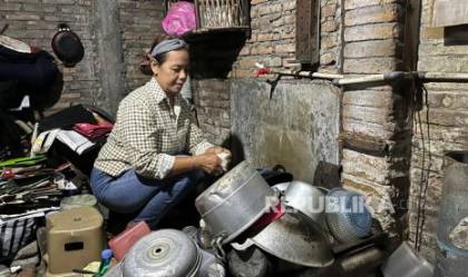 Desil Janda di Yogya Tiba-tiba Naik Padahal Tinggal di Rumah Gedek dan tak Punya Pekerjaan Tetap