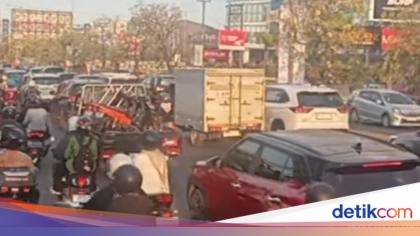 Jalan Perintis Makassar Macet Parah Imbas Traffic Light Padam Sore Ini