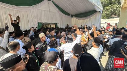 Protes, Puluhan Orang Paksa Masuk Arena Muktamar NU