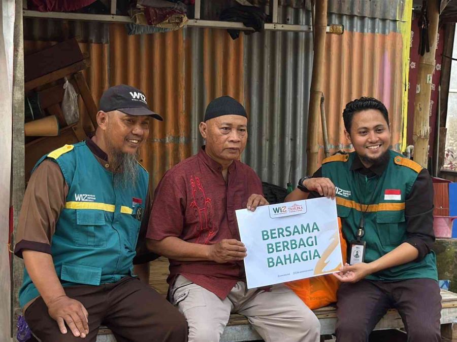 Gandeng Laznas WIZ, Pia Mirah dan Tripleka Furniture Salurkan Zakat Tepat Sasaran di Pallangga