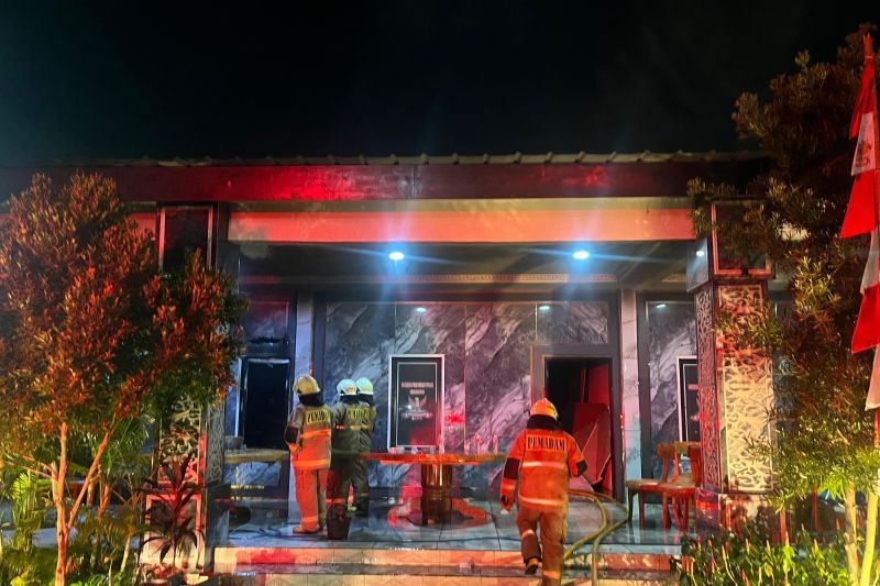 Kebakaran Posko GRIB Jaya di Kebon Jeruk diduga akibat korsleting