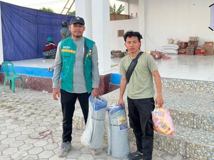 Dua Malam Tidur di Udara Terbuka, Pengungsi Gempa Mbay Tetis Haru Terima Tenda Terpal WIZ