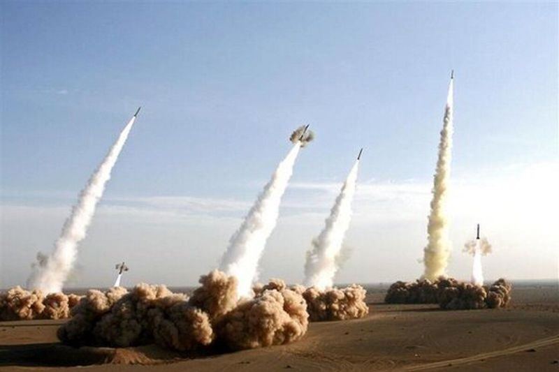 IRGC hantam kapal induk dan kapal perusak AS dengan rudal balistik