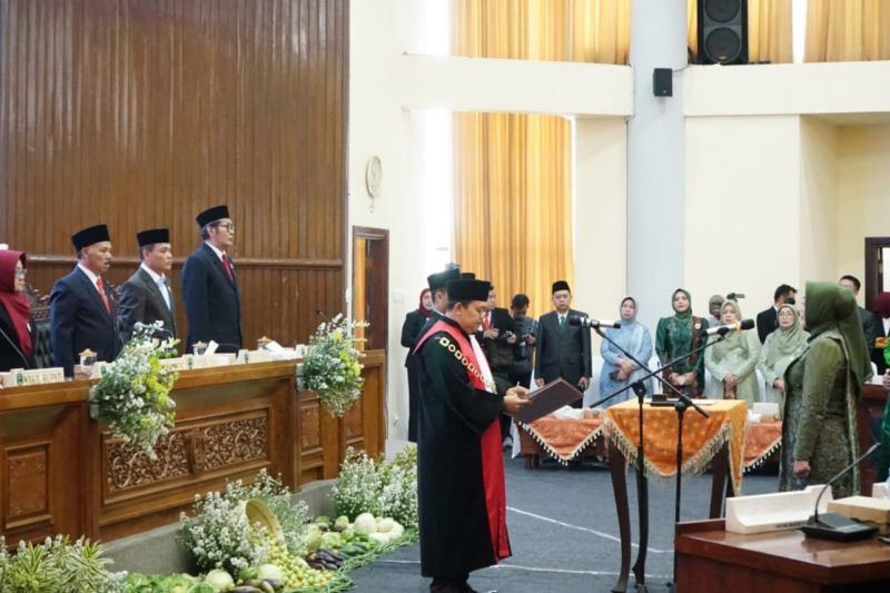 Riyin Nur Asiyah resmi jabat Ketua DPRD Magetan