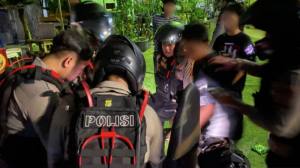 Brimob Polda Metro Bantu Amankan Lokasi Kebakaran Lapak Limbah di Bekasi