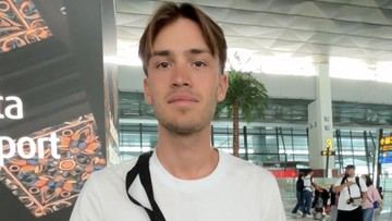 WN Prancis Curhat 24 Jam Nunggu di Soetta Imbas Abu Vulkanik Anak Krakatau