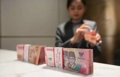 Rupiah Hari Ini Ditutup Melemah ke Level Rp17.725 per USD