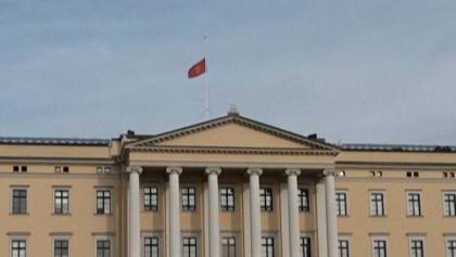Raja Norwegia Harald Wafat, Istana Oslo Pasang Bendera Setengah Tiang