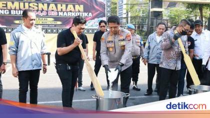 Sabu 9 Kg Hasil Selundupan Sindikat Joker Malaysia di Makassar Dimusnahkan