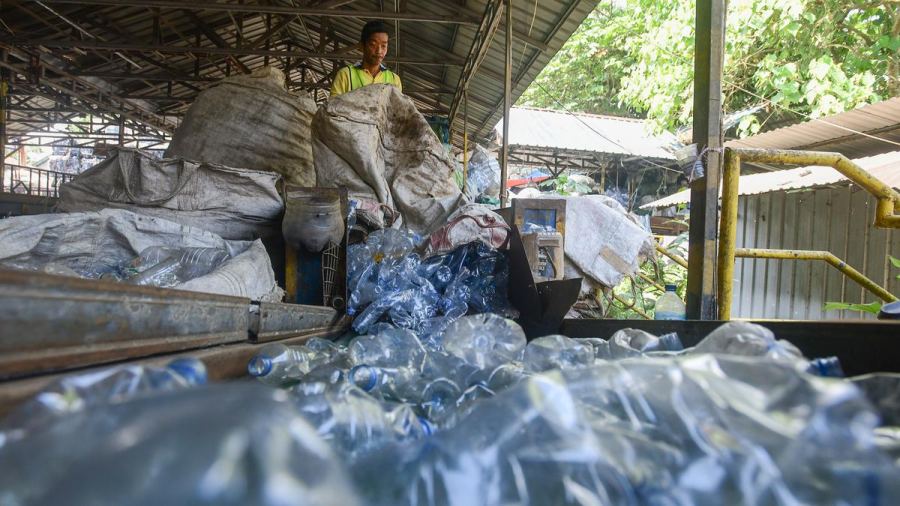 Sektor Petrokimia Tertekan Impor, Industri Plastik Hadapi Ancaman Produk China