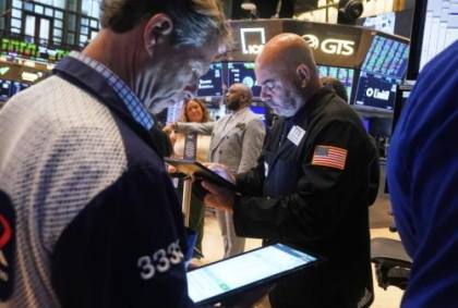 Wall Street Dibuka Melemah Tertekan Lonjakan Harga Minyak