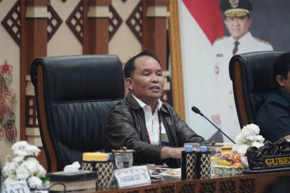 Gubernur Kalteng instruksikan penguatan armada udara tangani karhutla